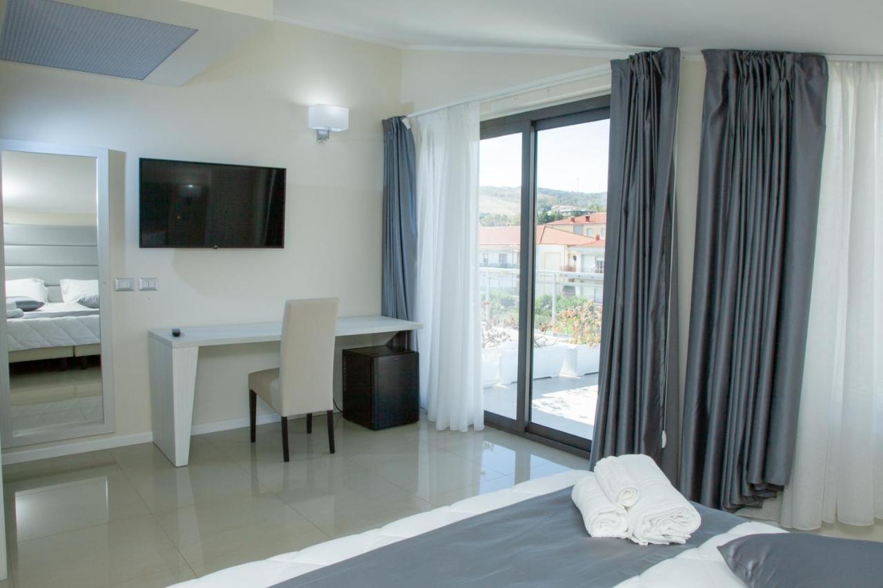 Hotel Dolce Stella Торре-Мелисса Экстерьер фото